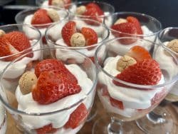 Erdbeer-Mascarpone mit Schuss