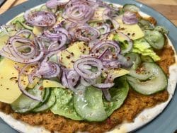 Lahmacun with salad and cheese