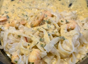 Sjögrasnudlar mit Scampi