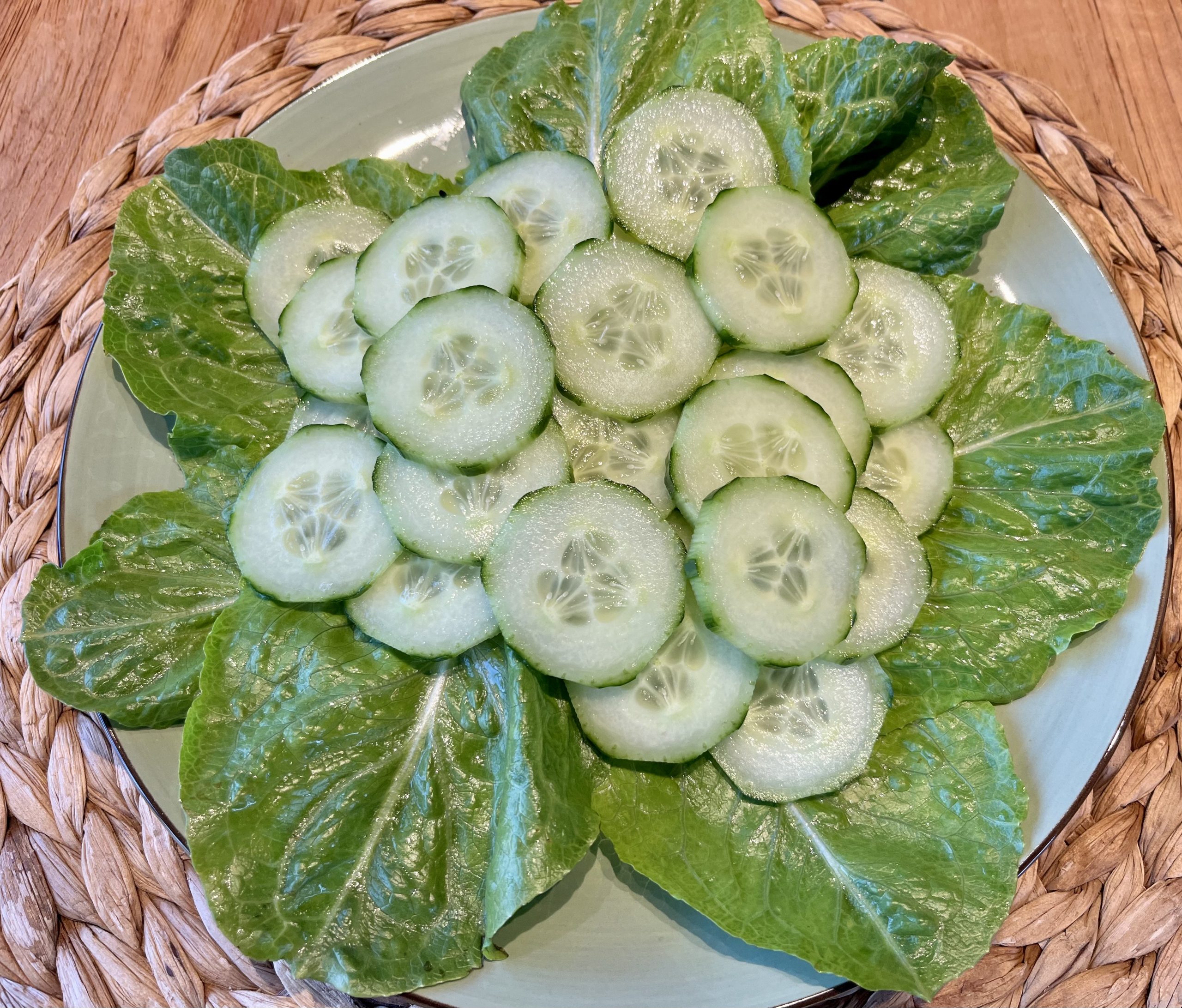Hasenfutter - Grüner Salat mit Gurke