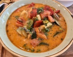 Asiatische Hackfleisch-Zucchini Suppe