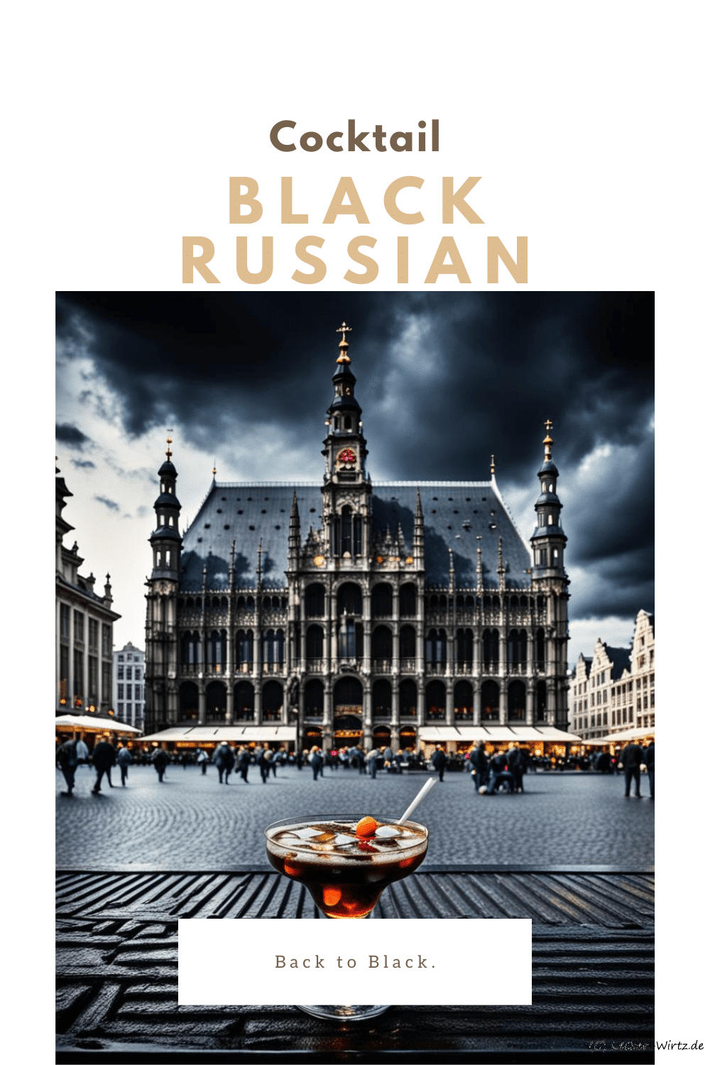 Ein Cocktail auf dem alten Marktplatz von Brüssel, verregneter Himmel