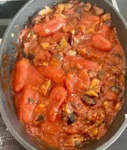 San Marzano Tomaten dazugeben