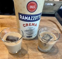 Ramazzotti Crema mit Espressoeiswürfeln
