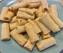 Rigatoni mit Parmesansauce