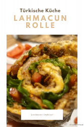 Lahmacun roll filled with tomato, lettuce and parsley