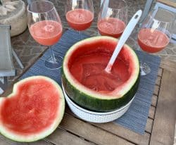 Melonen Bowle in der Melone