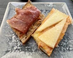 Pan tostado mit Iberico Schinken und Manchego