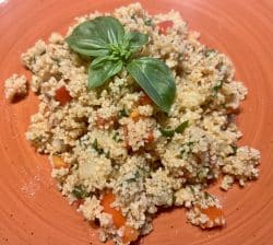 Couscous Salat mit Basilikum