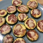 Zucchini mit Tomatenmark und Parmesan überbacken