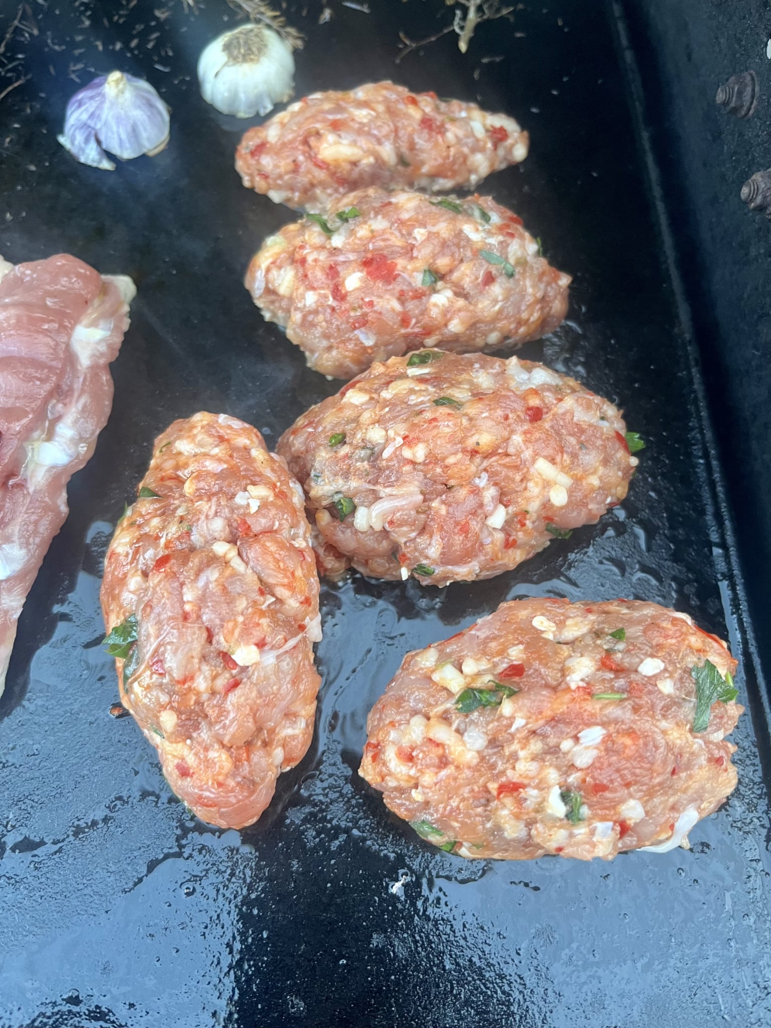 Köfte auf der Plancha: Leckeres Grillrezept Köfte auf der Plancha: Leckeres Grillrezept