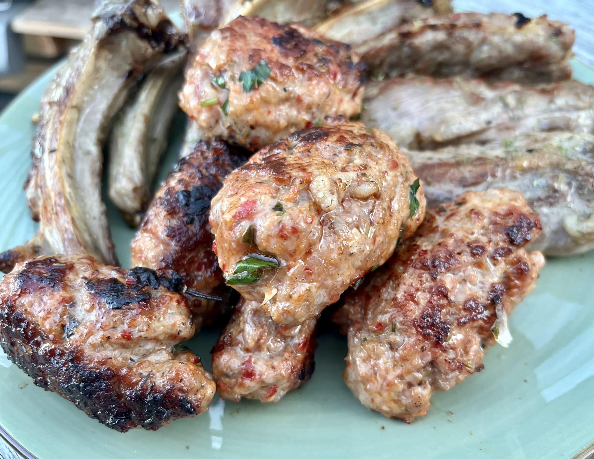 Köfte auf der Plancha: Leckeres Grillrezept