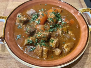 Puszta Spezzatino – Italienisches Kalbsgulasch auf ungarische Art