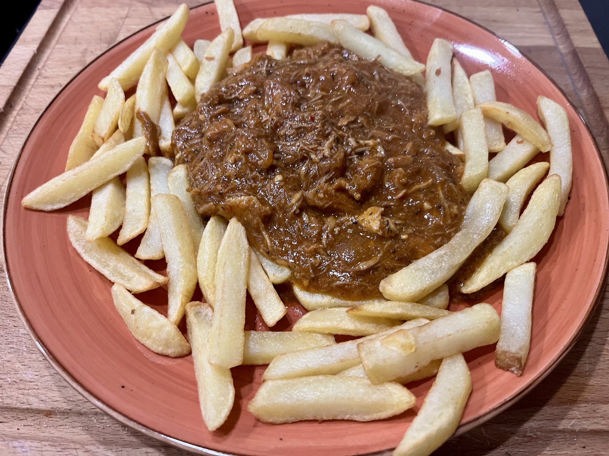 Pommes Frites mit Schaschlik Sauce Rezept