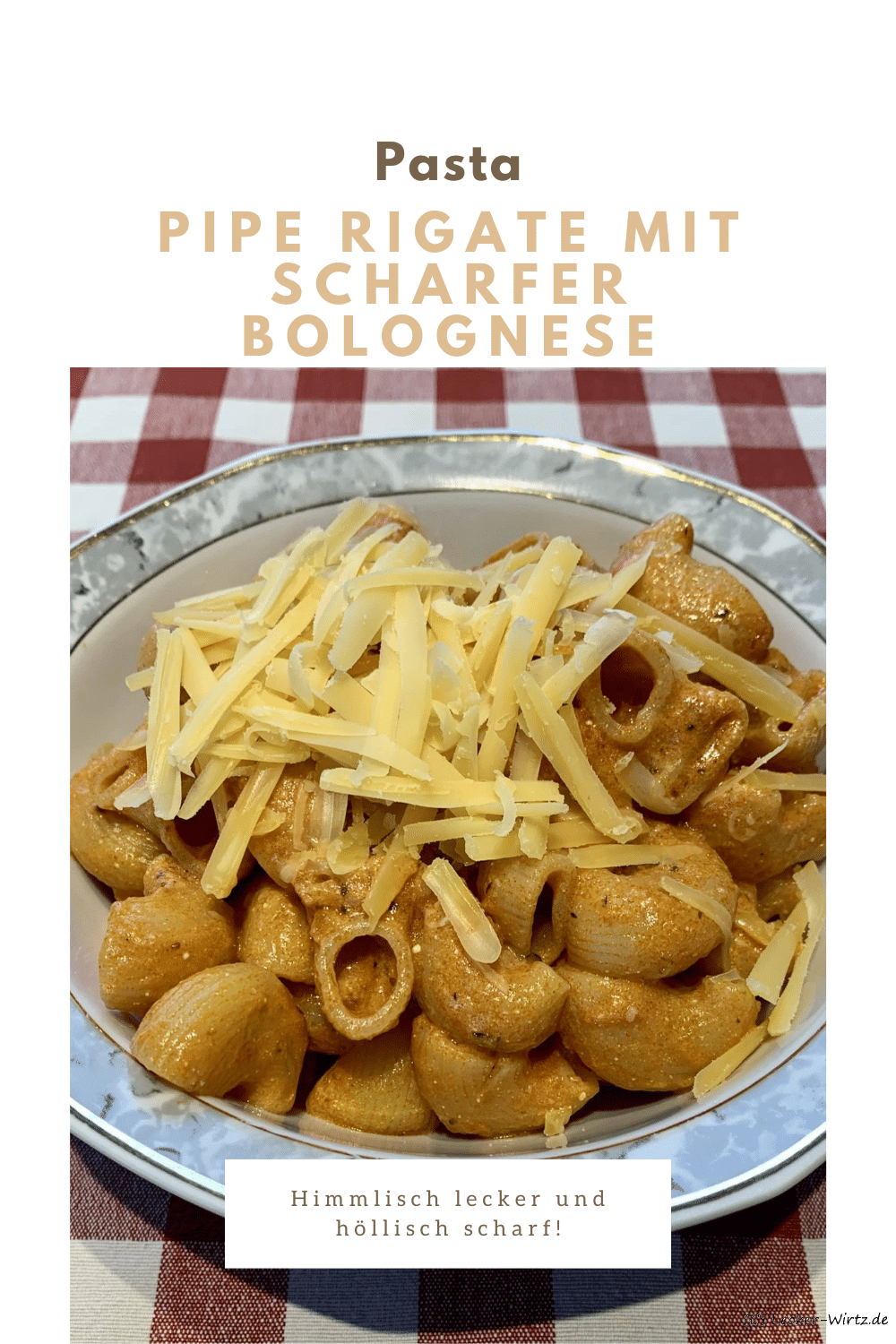 Pipe Rigate mit scharfer Bolognese