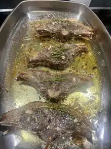 Italienische Lammkoteletts al forno