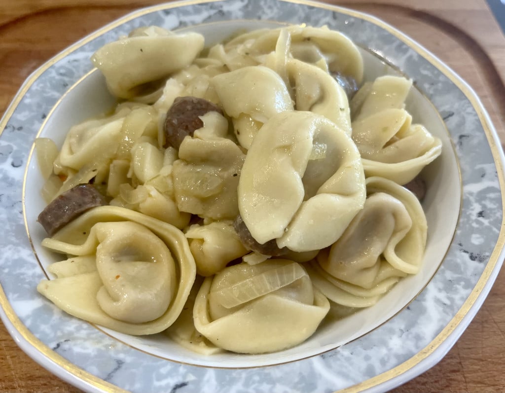 Tortellini mit Zwiebelsauce