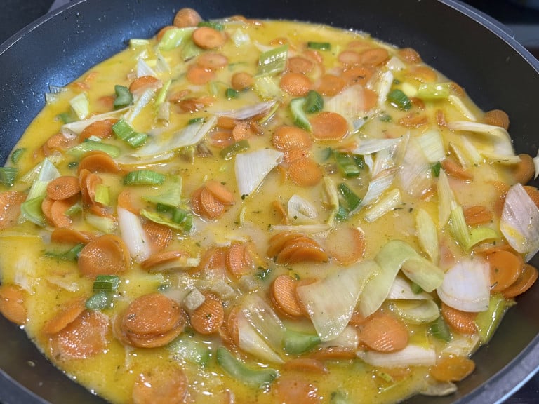 Thai-Wurzelgemüsesuppe Thai-Wurzelgemüsesuppe