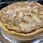 Chicago Deep-Dish Pizza aus dem Backofen