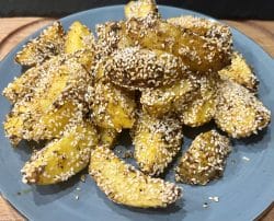 Sesam-Kartoffelspalten