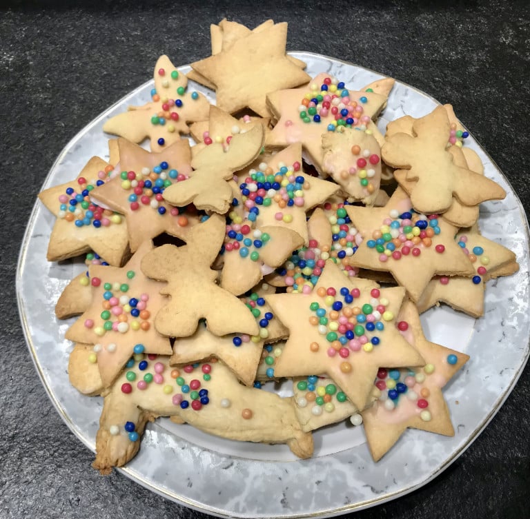 Ausstecherle - Plätzchen im Advent selbst machen Ausstecherle - Plätzchen im Advent selbst machen