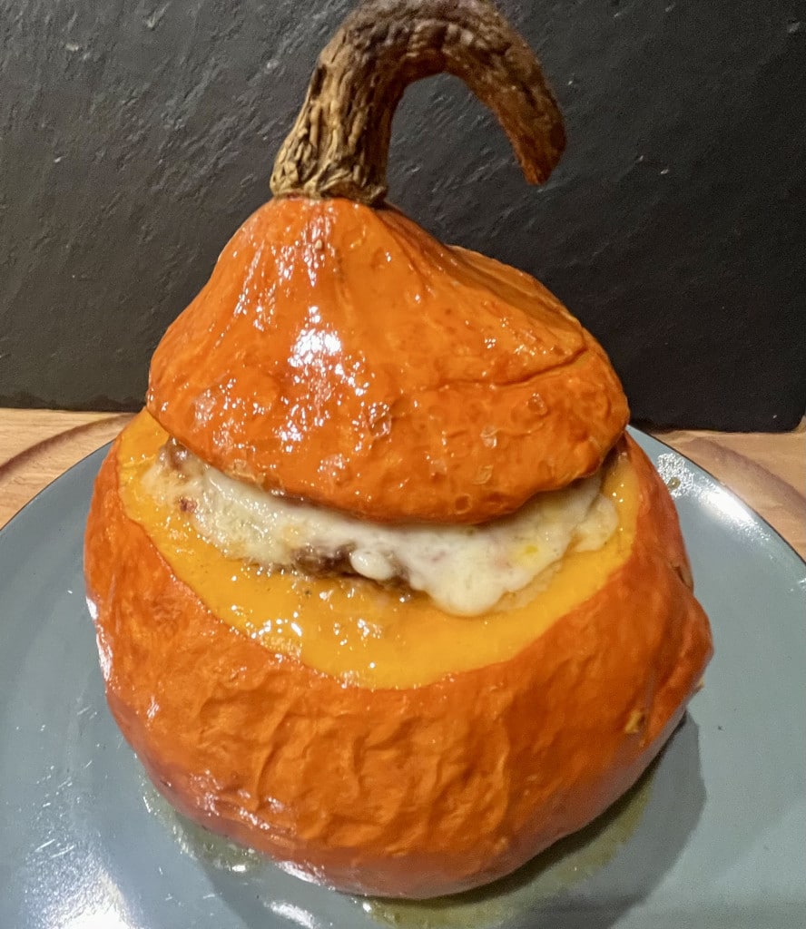 Kürbisbombe mit Bergkäse Kürbisbombe mit Bergkäse