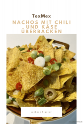 Nachos mit Chili und Käse überbacken