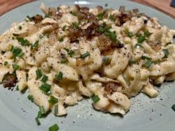 Käsespätzle mit oder ohne Sahne