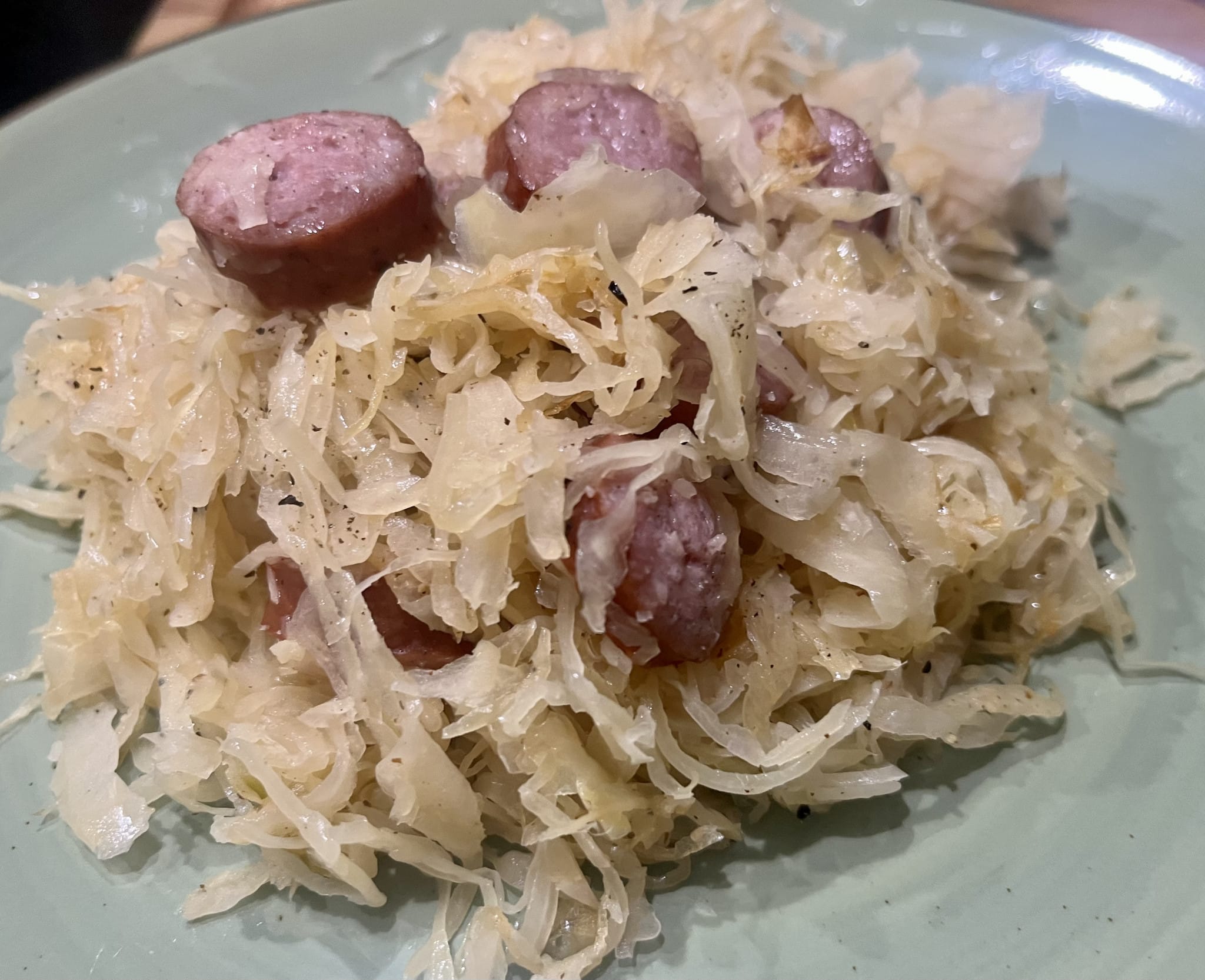 Sauerkraut mit Mettwurst Sauerkraut mit Mettwurst