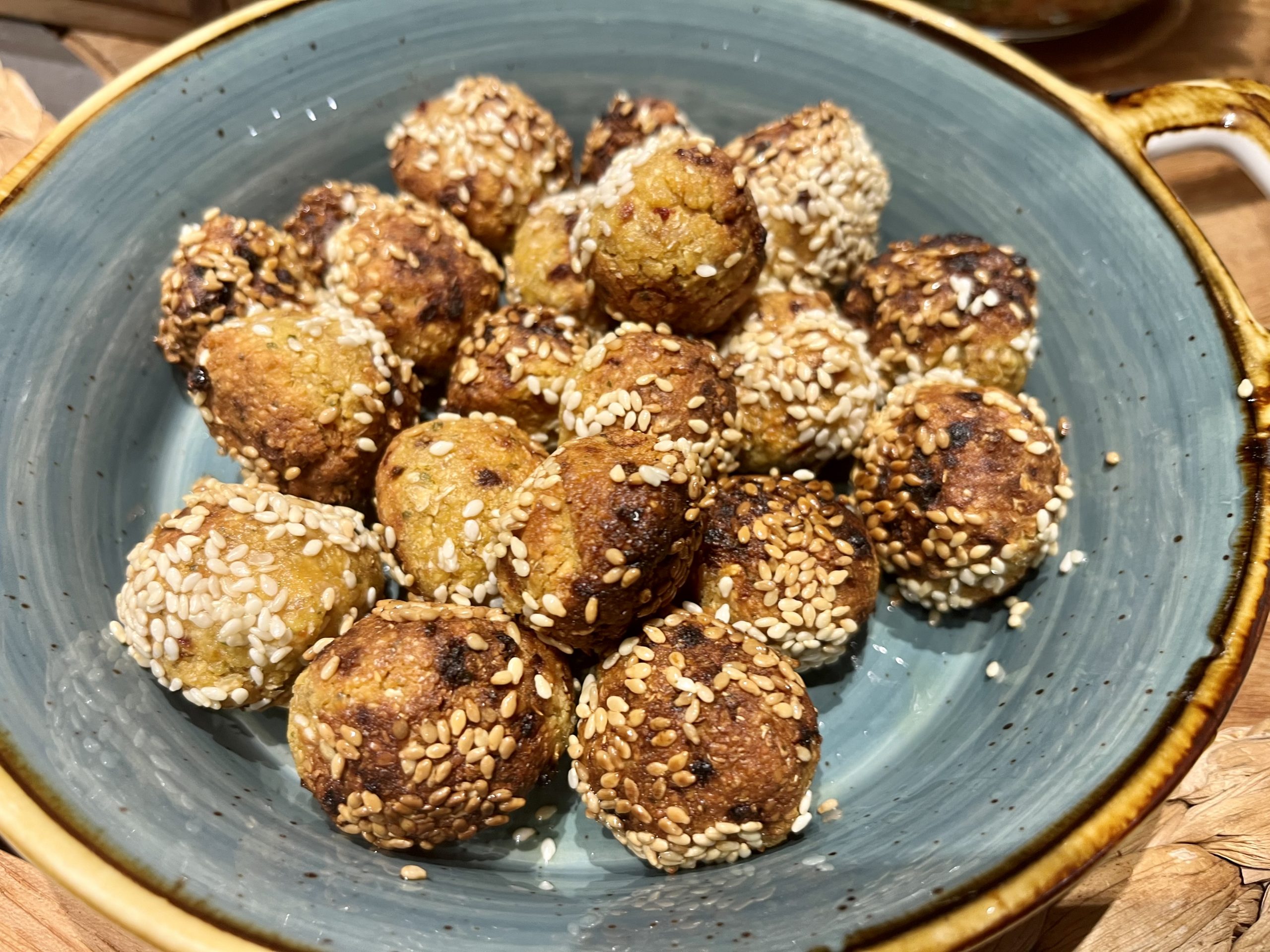 Falafel mit Sesam