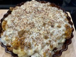 Blumenkohlauflauf mit Hackfleisch und Käse überbacken