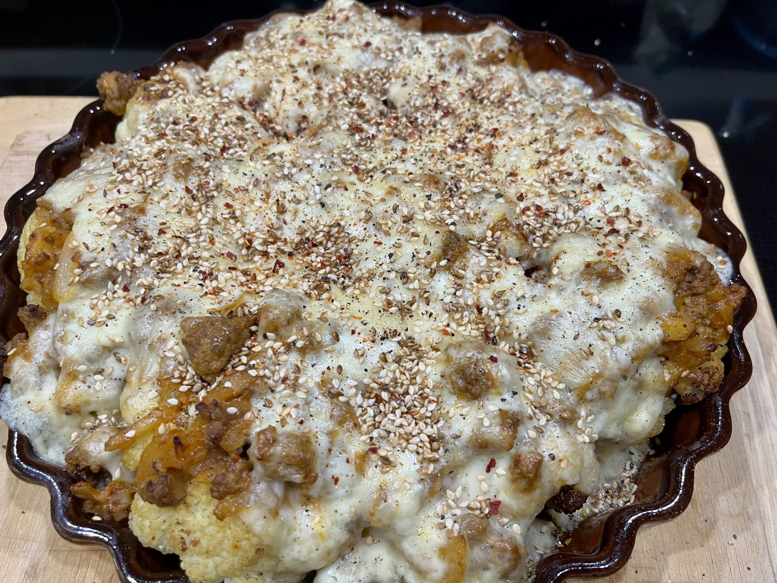 Blumenkohlauflauf mit Hackfleisch und Käse überbacken