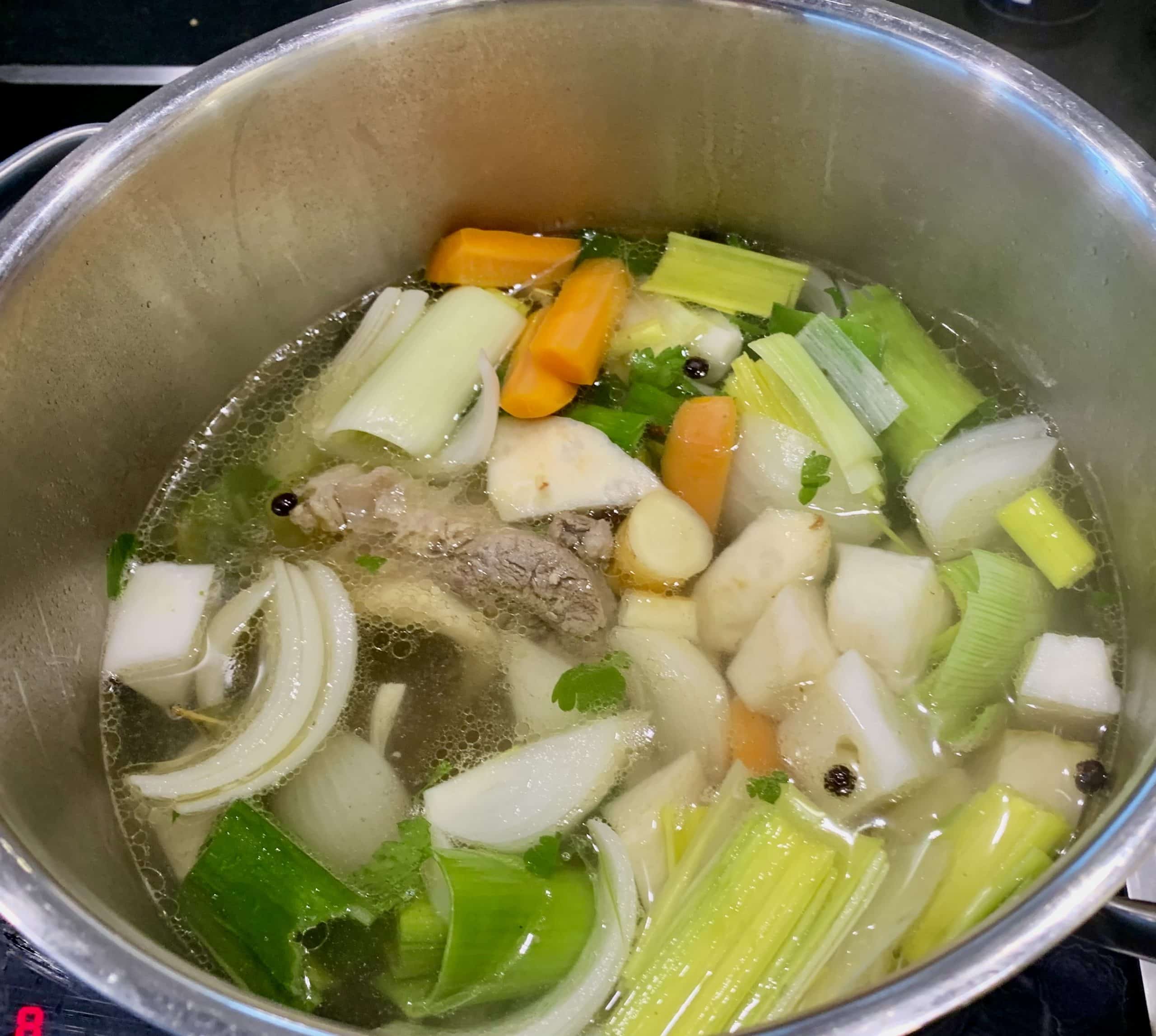 Rinderfond statt Instantbrühe. Schmeckt und ist gesünder.