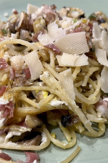 Spaghetti Carbonara mit Champignons