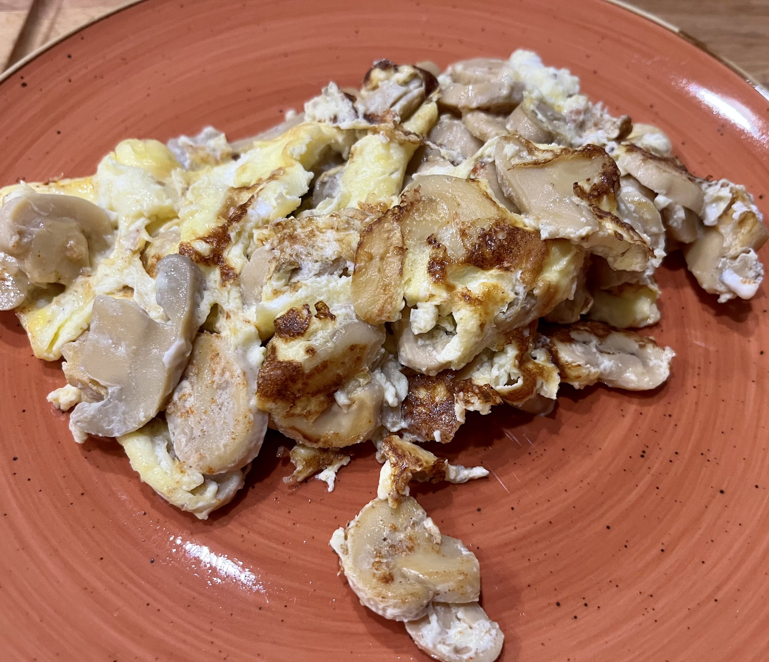 Rühre mit Champignons
