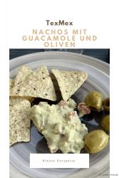 Nachos mit Guacamole und Oliven