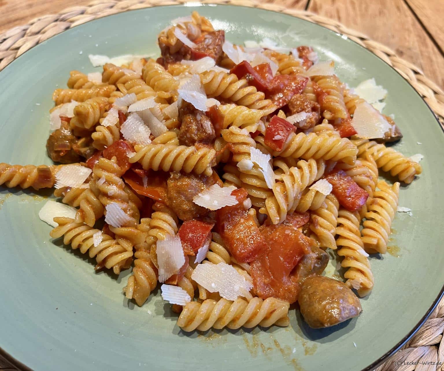 Fussili mit Salsiccia und Paprika-Champignon Sauce