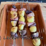 Gegrillte Kartoffelspieße mit Zwiebeln