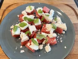 Melone mit Feta und Basilikum