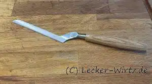 Käsemesser für cremige Käse (Brie, Mozzarella)