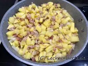 Kartoffelwürfel kurz mit rösten