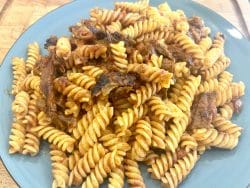 Fussili mit Kalbsbäckchen und Parmesan-Wirsing