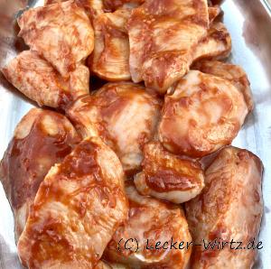 Hühnerbrüste in BBQ Sauce marinieren