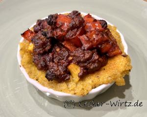 Kürbis-Polenta-Tartelettes mit Chili con Nduja als Vorspeise