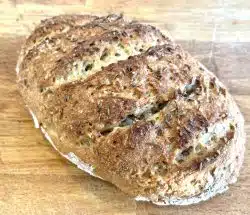 Körnerbrot mit Kümmel