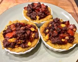 Kürbis-Polenta-Tartelettes mit Chili con Nduja