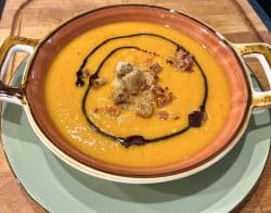 Kürbissuppe mit Apfel