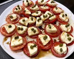 Gruselige Mozzarella Mäuse - Halloween Vorspeise
