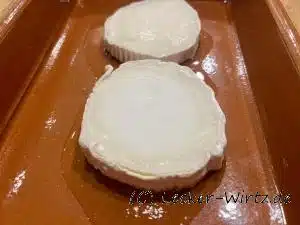 Ziegenkäse mit Camembert Rand