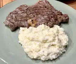 Rib-Eye Steak mit Südtiroler Kartoffel-Käsecreme